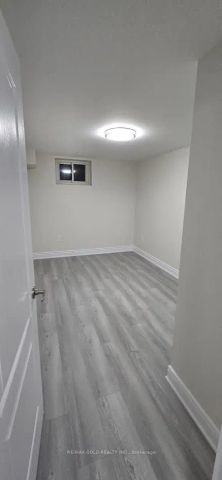 27 Brookdale Crescent W #Bsmt - Photo 4