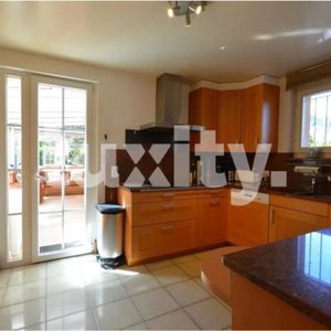 Superb family villa with garden, veranda and wellness area in Féchy – Available from 1 March - Photo 3