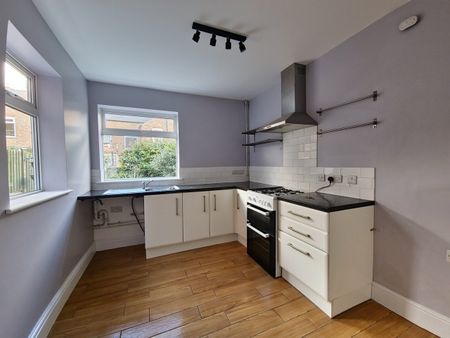 2 Bed Terraced House, Lord Nelson Street, NG2 - Photo 4