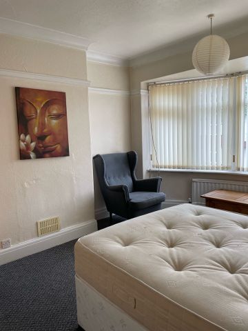 Room in a Shared House, Coleridge Road, M16 - Photo 4