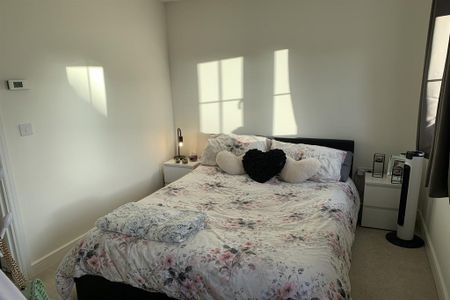 2 bedroom semi-detached house to rent - Photo 3