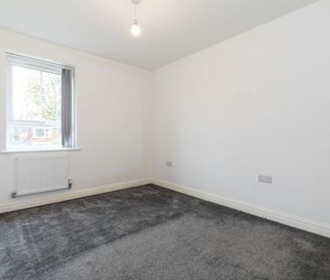 Preston Road, Standish, WN6 0NP - Photo 2