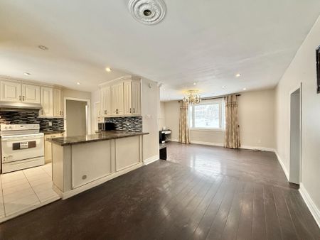 For Lease - 9 Lockie Avenue, Toronto, Ontario - Photo 5