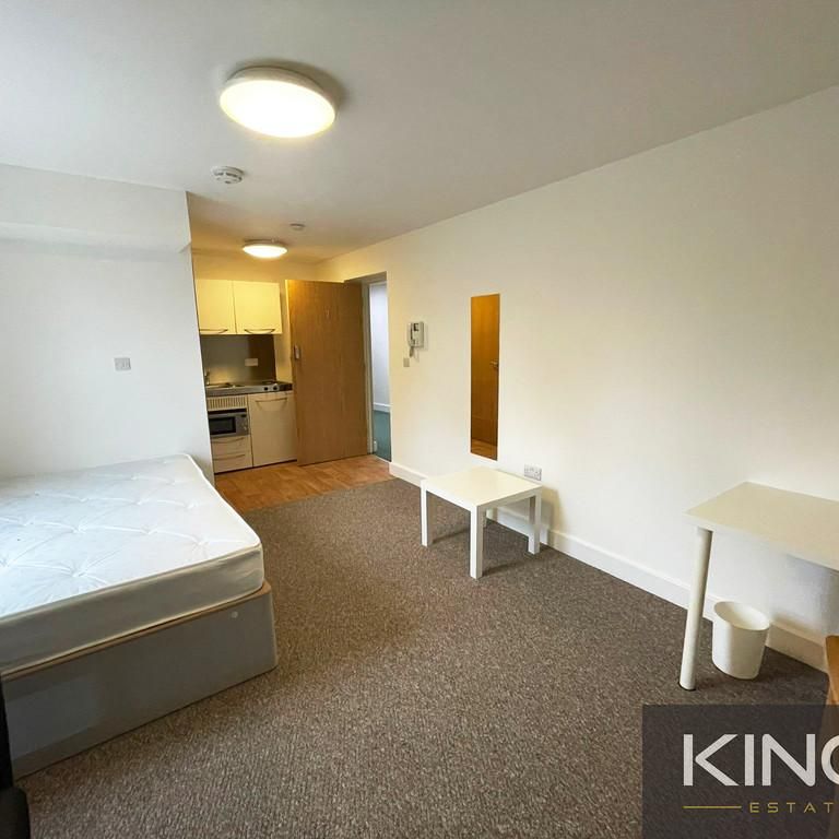 Studio to rent - Photo 1