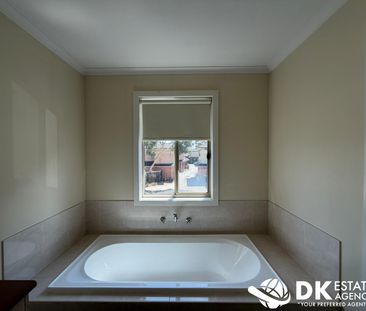 Modern 3 Bedroom Townhouse in Werribee - Photo 4