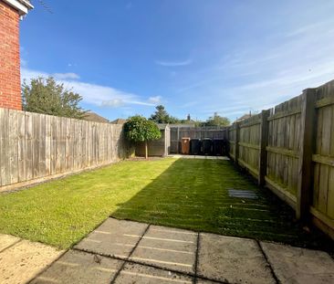 2 bedroom Semi-Detached House to let - Photo 1