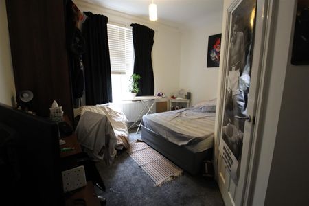 St Michaels Villas, Headingley, LS6 3AF, Leeds - Photo 4