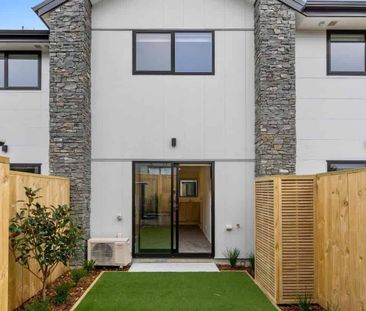 8/10 Fathom Place, Te Atatū Peninsula - Photo 2