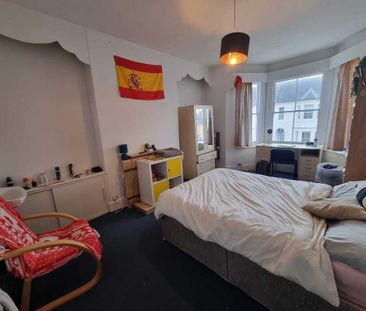 7 Bed Student Accommodation - Photo 2