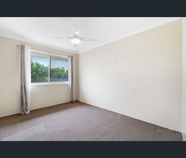 32 Sunbird Avenue, Paradise Point, Qld 4216 - Photo 1
