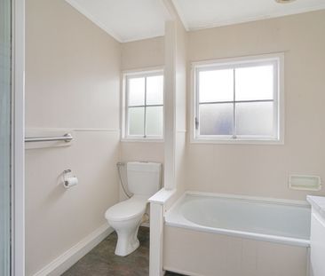 Fresh, Bright & Perfectly Located - Photo 4