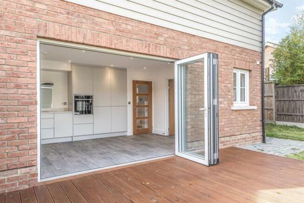 Clay Lane, Guildford, Surrey, GU4 - Photo 1