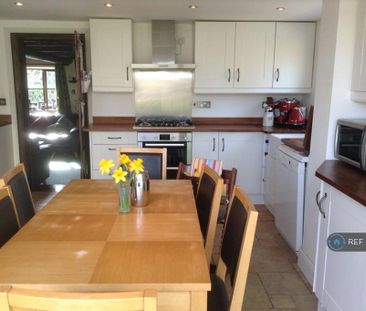 3 bedroom end of terrace house to rent - Photo 3
