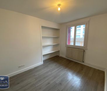 Location Appartement 4 pièces 64m² VILLEFRANCHE SUR SAONE 69400 - Photo 3