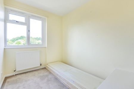 3 bedroom end of terrace house to rent - Photo 5