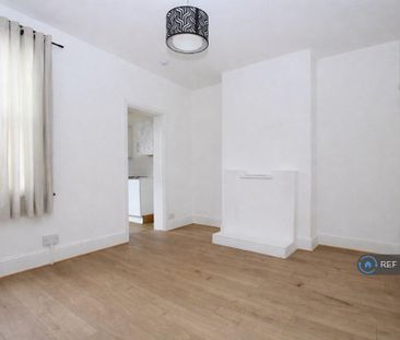 2 bedroom end of terrace house to rent - Photo 1