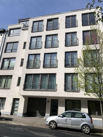 Parc Josaphat! Appartement 3 chambres NON MEUBLE avec terrasse - Photo 2