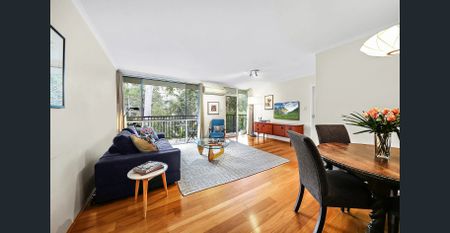 Full-brick three-bedroom modern apartment in Killara High catchment zone - Photo 4