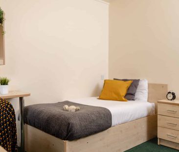 Standard (Shared Bathroom) - Photo 3