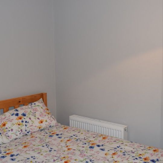 Room for rent in 4-bedroom apartment in Glasnevin, Dublin - Photo 1