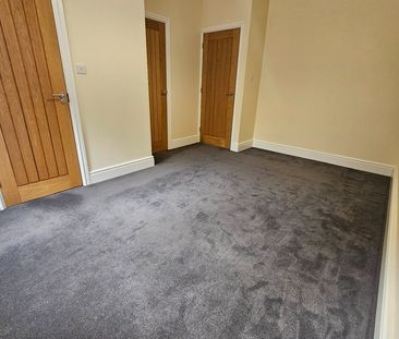 1 Bed Flat, Gainsborough Road, LE2 - Photo 2