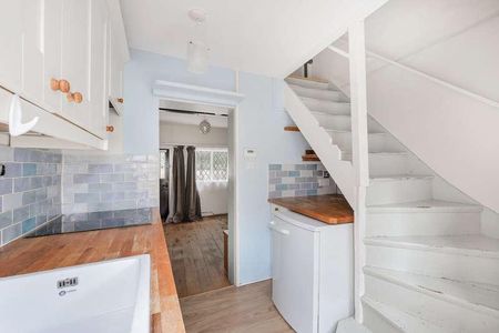 High Street, Limpsfield, RH8 - Photo 2