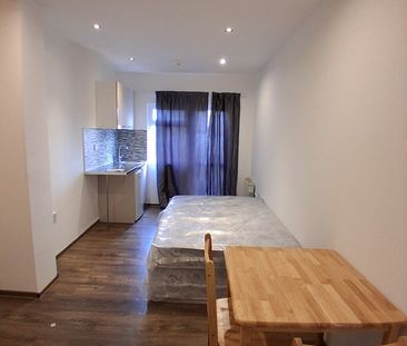 Studio Flat, Bradgate Road, SE6 - Photo 2