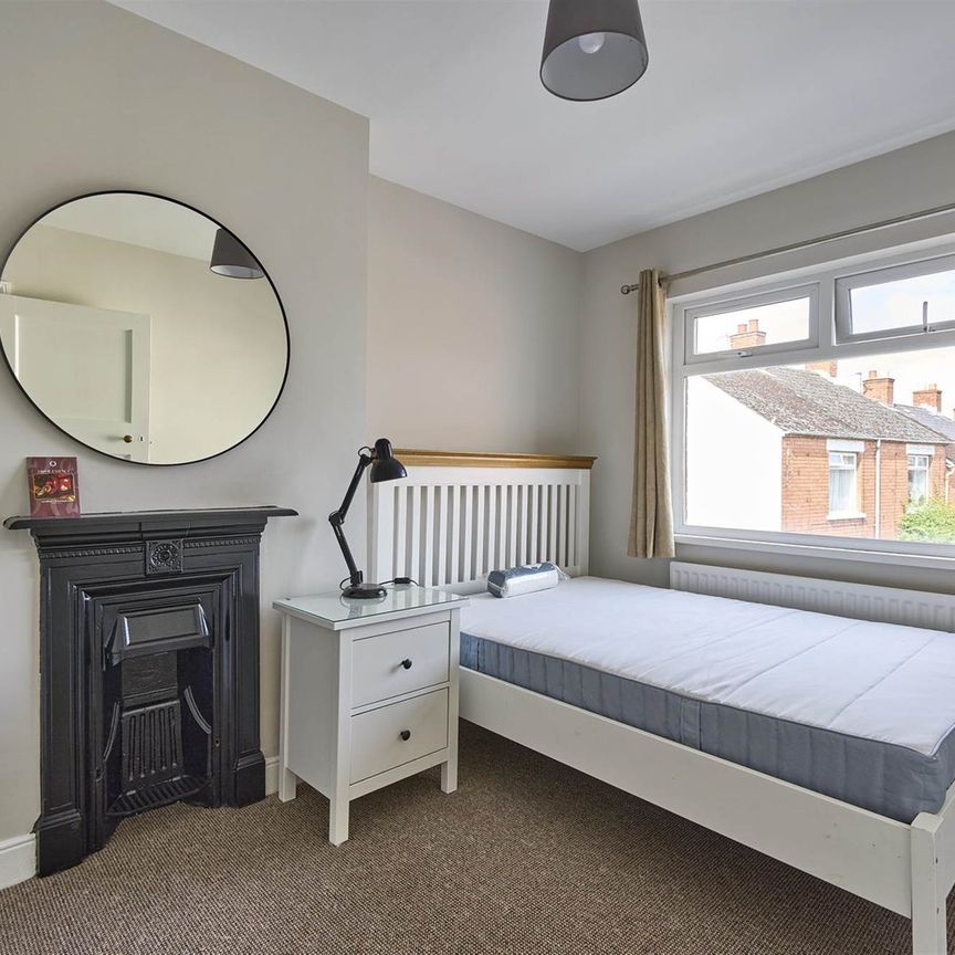 2 Downshire Place, HOLYWOOD, BT18 9LR - Photo 1