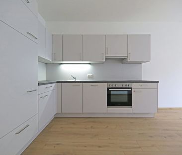 Zentrumsnahe 2 Zimmer Wohnung mit Einbauküche und Balkon - Photo 3