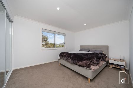 Stlylish Townhouse In Quiet Location - Photo 2