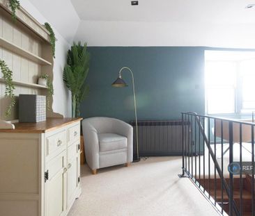 4 bedroom terraced house to rent - Photo 1