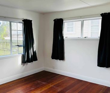 Spacious 2 Bedroom Home !! - Photo 2