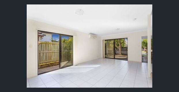 Beautiful street presence and oversized proportions! - Photo 1