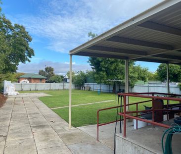 951 Mate Street, North Albury NSW 2640 - House For Rent | Domain - Photo 6