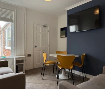 4 bedroom terraced house to rent - Photo 3