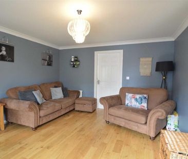 4 bedroom detached house to rent - Photo 6