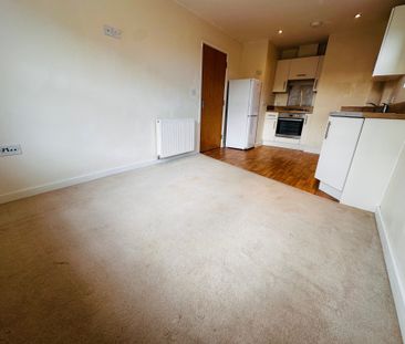 Shelley Road, Bournemouth - Photo 1