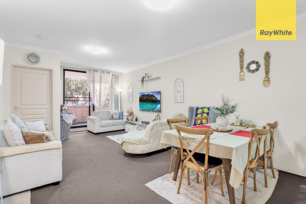 Modern Living on the Parramatta Border - Photo 1