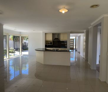 Spacious Family Home With Outdoor Living! - Photo 6