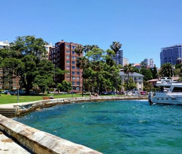 Top-Floor Art Deco Gem in Premier Harbourside Pocket - Photo 1