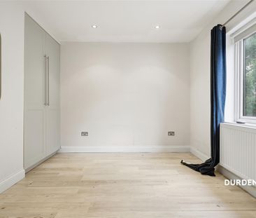 Graylands, Theydon Bois - Photo 3