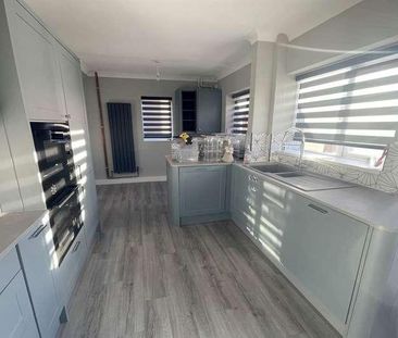 Crawley Crescent, BN22 - Photo 3