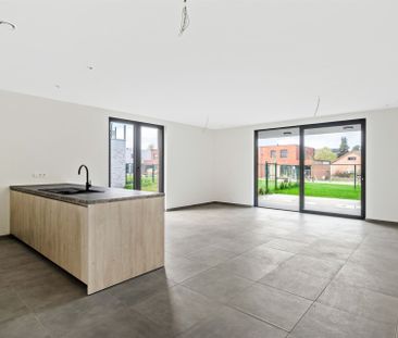 Lichtrijk nieuwbouw gelijkvloers appartement met 2 slpks, tuin en a... - Photo 2