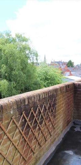 Jubilee Court, Banbury, OX16 - Photo 1