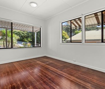 4 Hughes Street, Point Clare, NSW 2250 - Photo 6