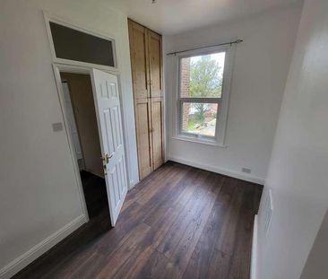 Rarely Available In Cresent Rise, Luton, LU2 - Photo 4