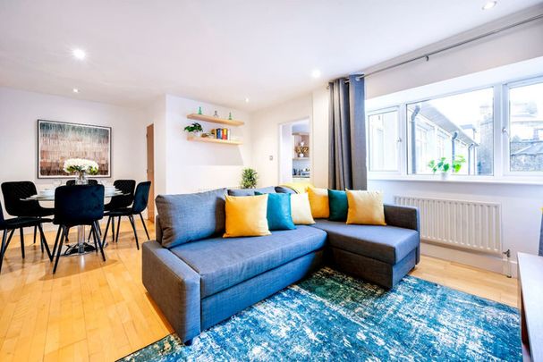 Saint Martin's Lane - Photo 1