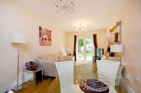 Golden Manor, Hanwell, W7 - Photo 3