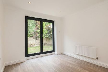 4 bedroom detached house to rent - Photo 3