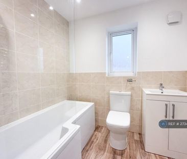 2 bedroom semi-detached house to rent - Photo 6